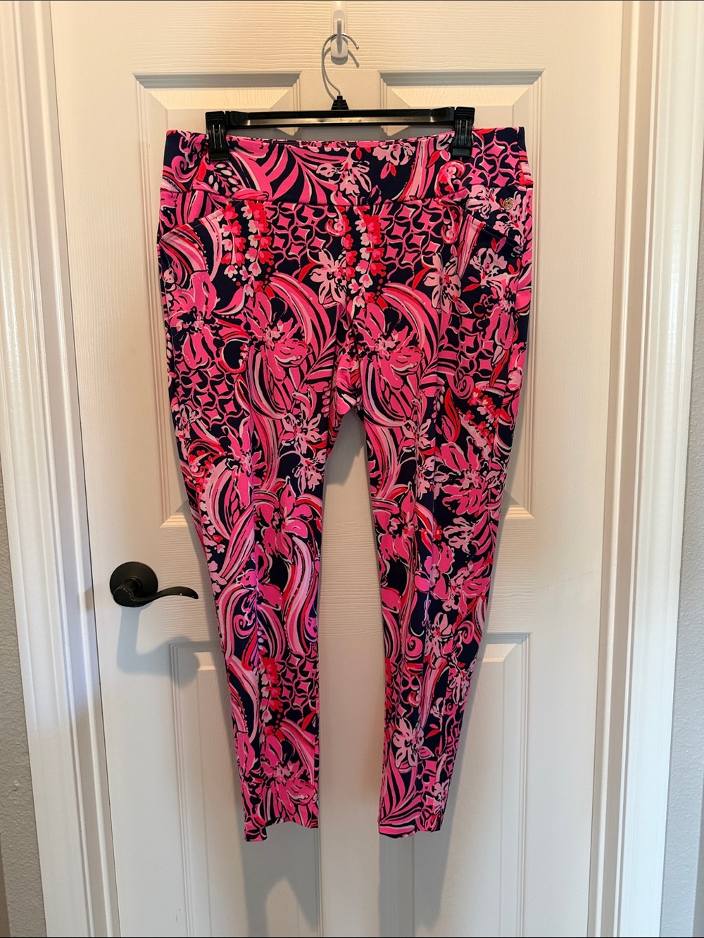 Lily Pulitzer - Vibrant Pink & Navy Floral Print Leggings